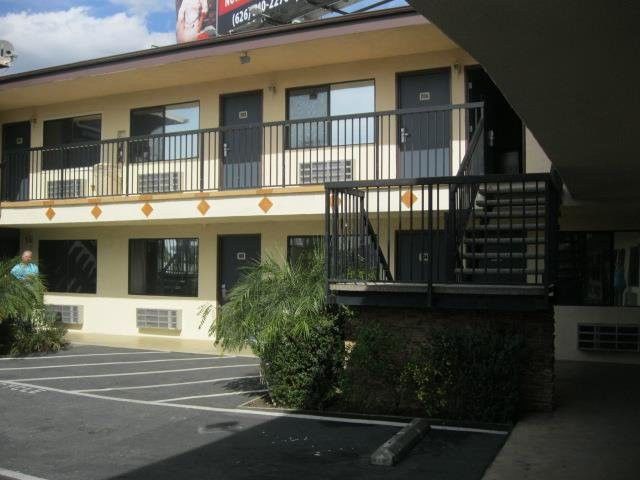 Americas Best Value Inn Pasadena Exterior photo
